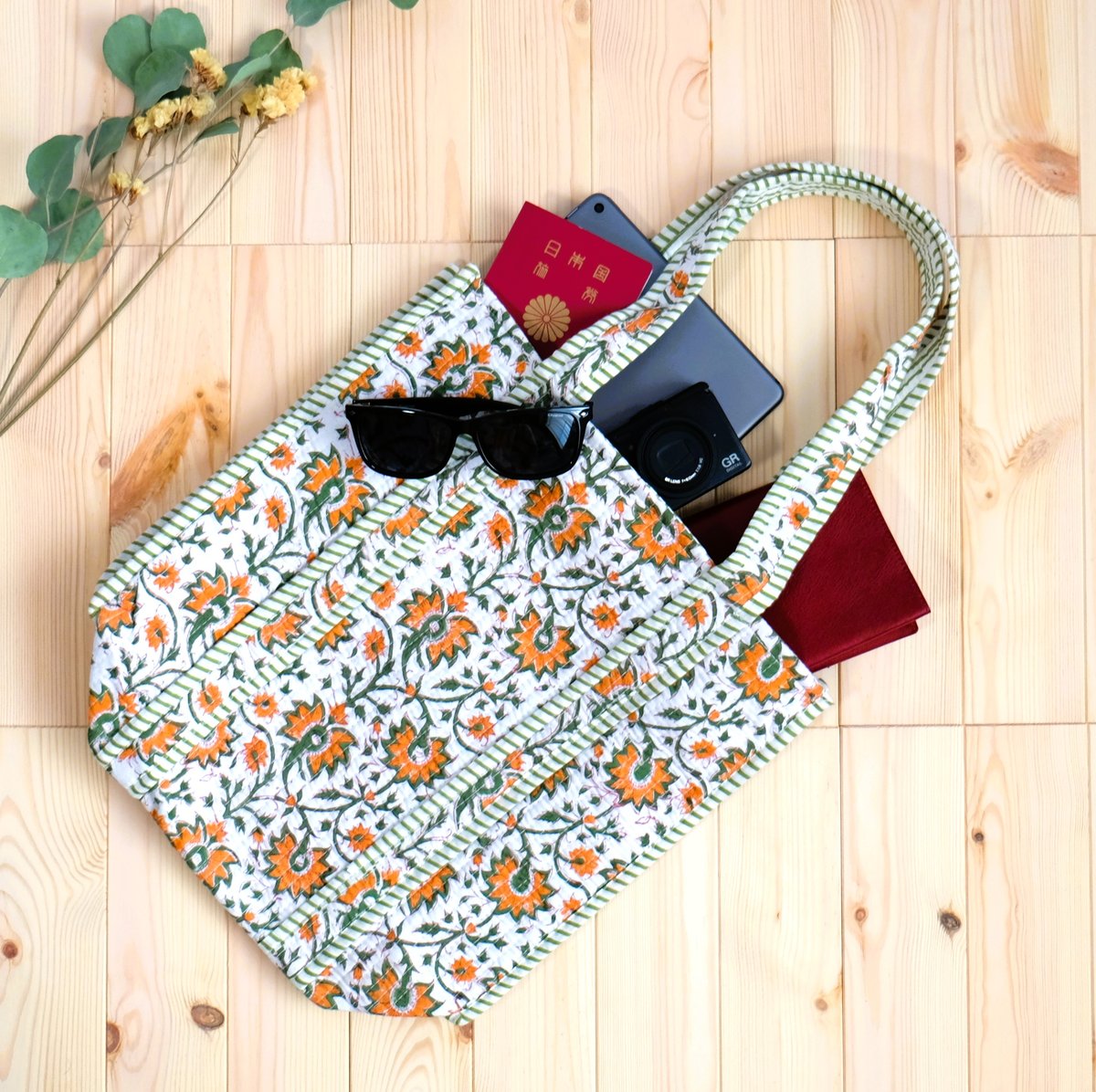 未使用※大判　インド ブロックプリント 中綿入りキルト ソフトオレンジ　カバー 未使用※大判 インド ブロックプリント 中綿入りキルト ソフト