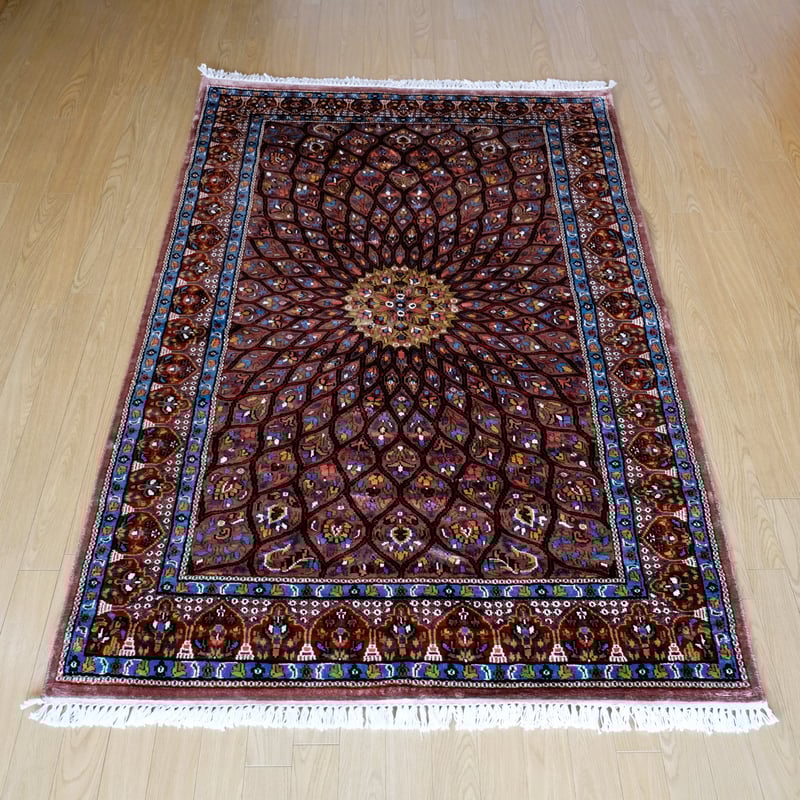 インド 手織り絨毯 シルク <約123 x 190 ㎝> 天井文様 インド 手織り絨毯 シルク <約123 x 190 ㎝> 天井文様