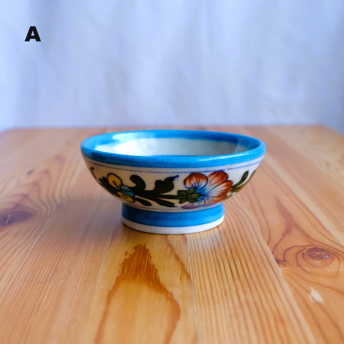 陶器小物入れ インド ブルーポタリー 中サイズ 縁取花柄 | インド雑貨