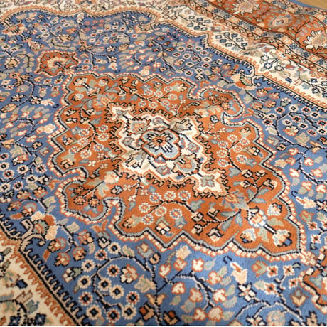インド　手織り絨毯　ウール　＜約151 x 221 ㎝＞　青・メダリオン