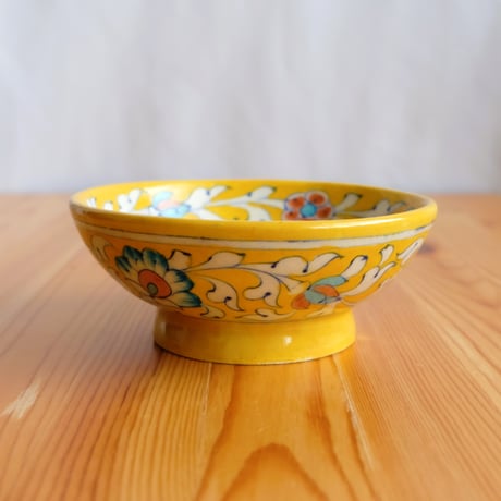 陶器小物入れ　インド　ブルーポタリー　大サイズ　黄色花柄