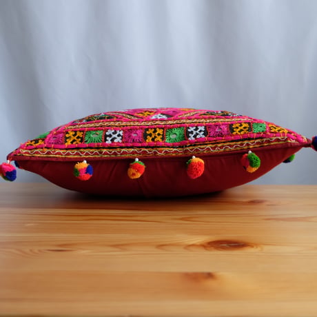 クッションカバー　約40×40cm　インド綿　ミラー刺繍