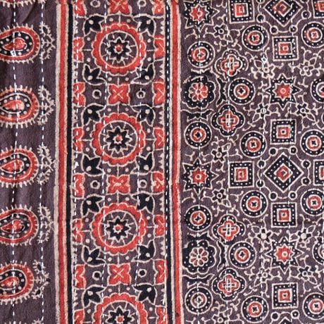 マルチクロス　刺し子　約145×235cm　インド綿　ブロックプリント　アジュラック　ブラウン×紋章