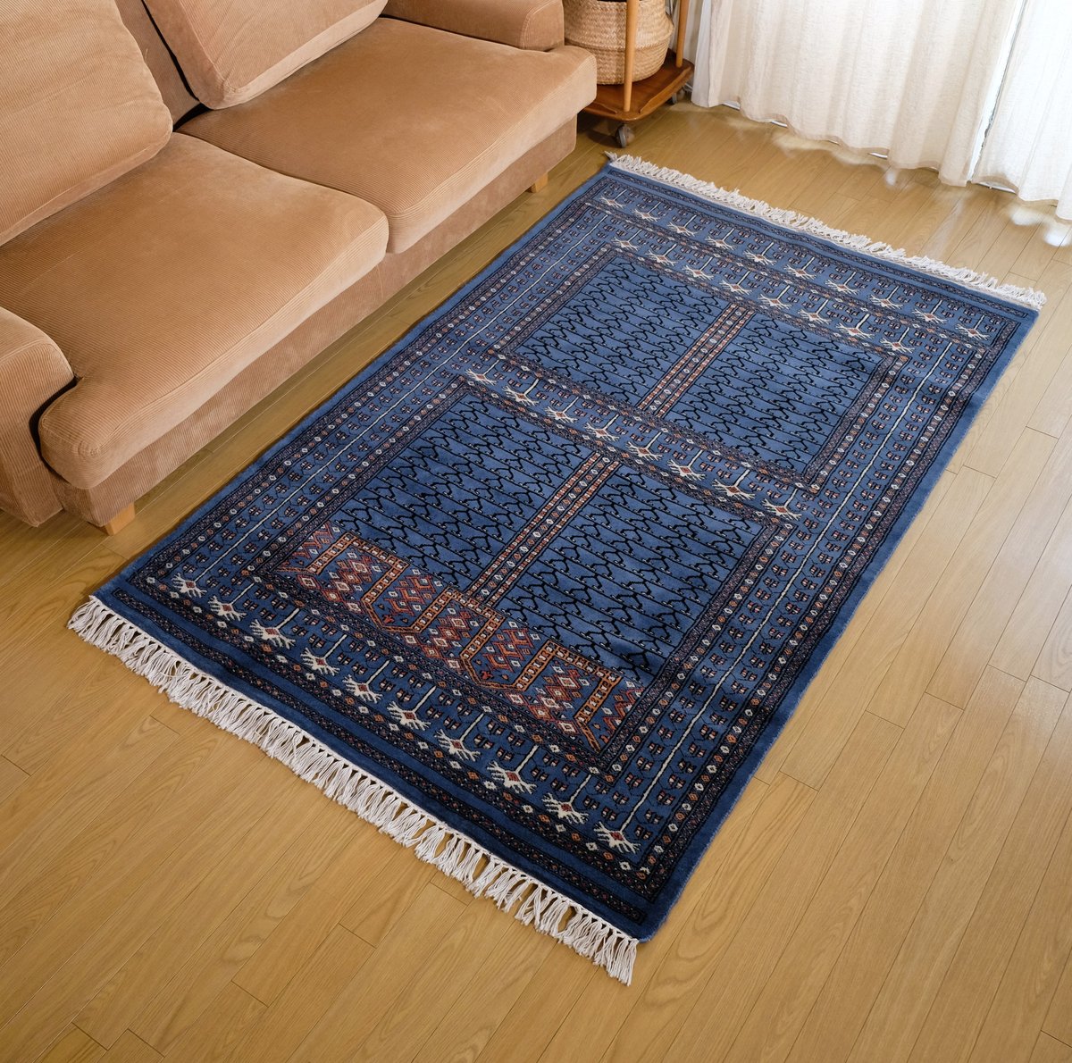 インド 手織り絨毯 ウール ＜約123 x 193 ㎝＞ 青・トライバル