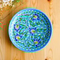 青い花柄の陶器皿 直径約52cm 青い花柄の陶器皿 直径約52cm