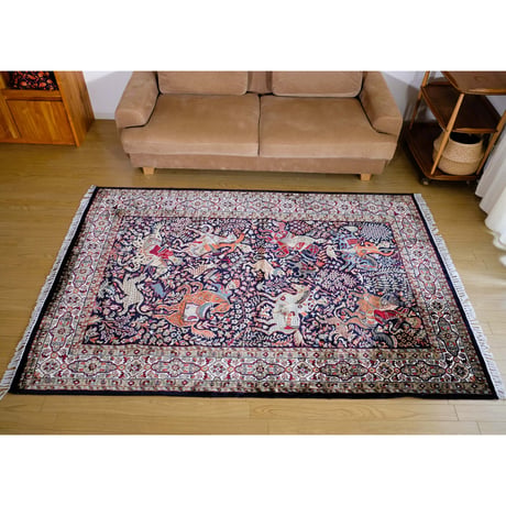 インド　手織り絨毯　シルク　＜約148 x 219 ㎝＞　狩猟文様