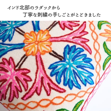 フラワー刺繍　クッションカバー　正方形　約40x40cm　3種類