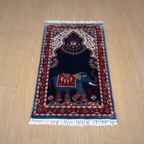 インド　手織り絨毯　シルク　＜約60 x 103 ㎝＞　象