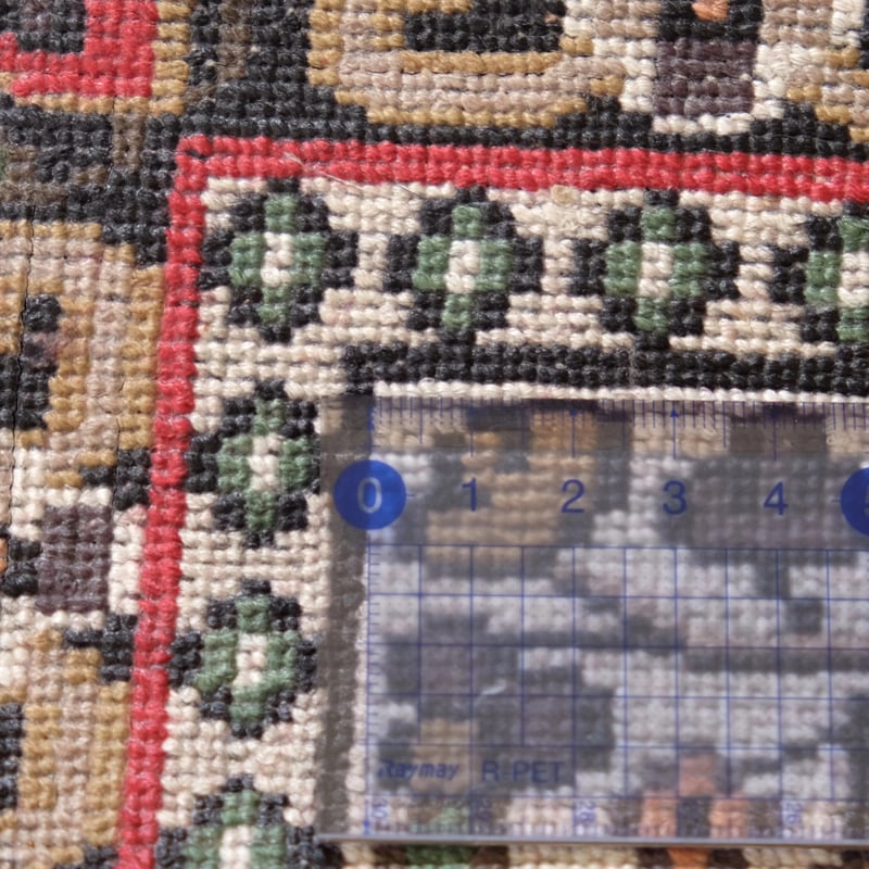 【魔術師の黄金の瞳】シルクペルシャ絨毯　手織り　小鳥の内緒話　未来の行方　暗紅色 インド 手織り絨毯 シルク ＜約60 x 94 ㎝＞ 赤・メダリオン