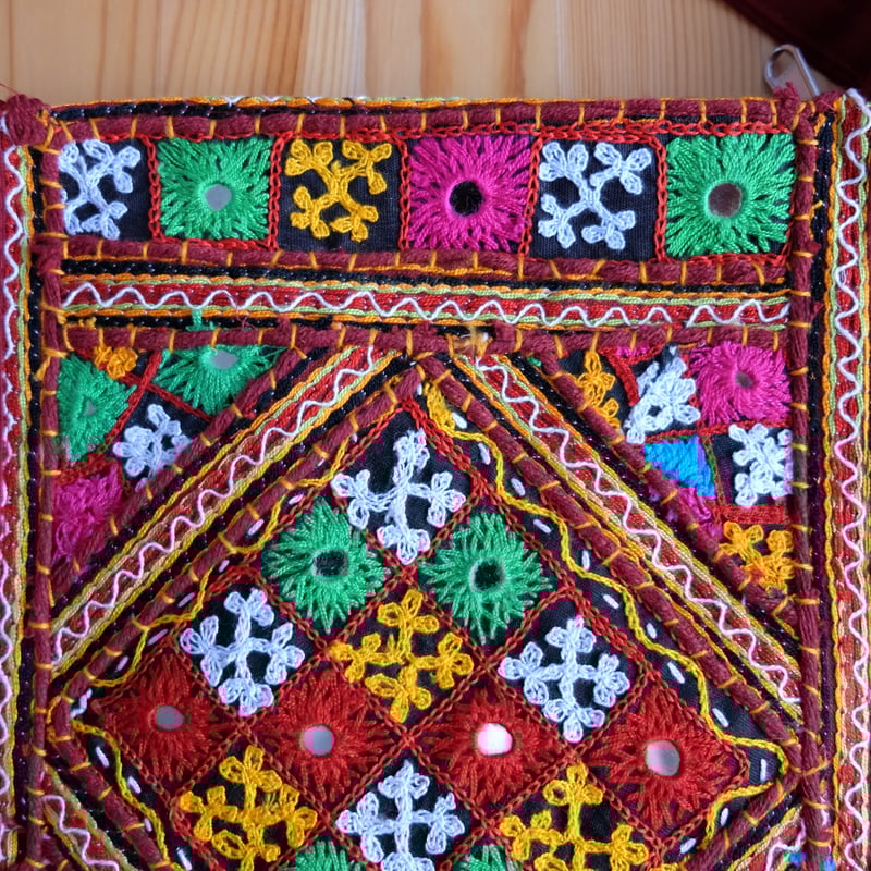 サコッシュ インド綿 ミラー刺繍 | インド雑貨のお店 ｜ SILKIND