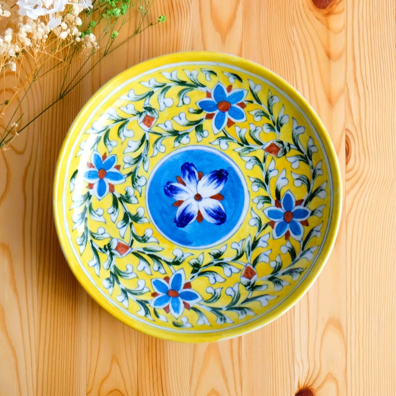 陶器飾り皿 インド ブルーポタリー 大サイズ 黄色地に円環の青い花