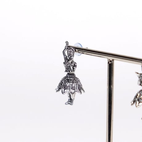 インドの踊り子ピアス　イヤリング　シルバー　アクセサリー　8種類