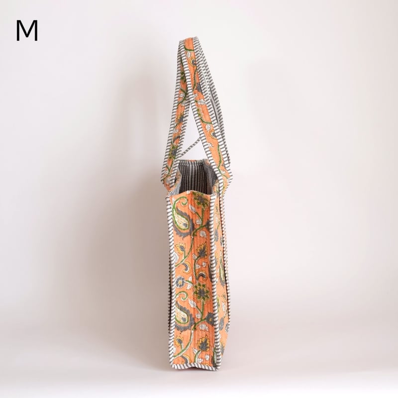 未使用※大判　インド ブロックプリント 中綿入りキルト ソフトオレンジ　カバー トートバッグ インド綿 ブロックプリント オレンジペイズリー | インド