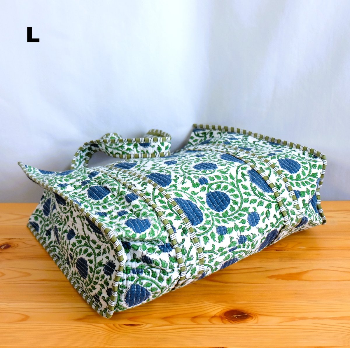 未使用※インド ブロックプリント 中綿入りキルト スプリンググリーン　マルチラグ 未使用※インド ブロックプリント 中綿入りキルト スプリンググリーン