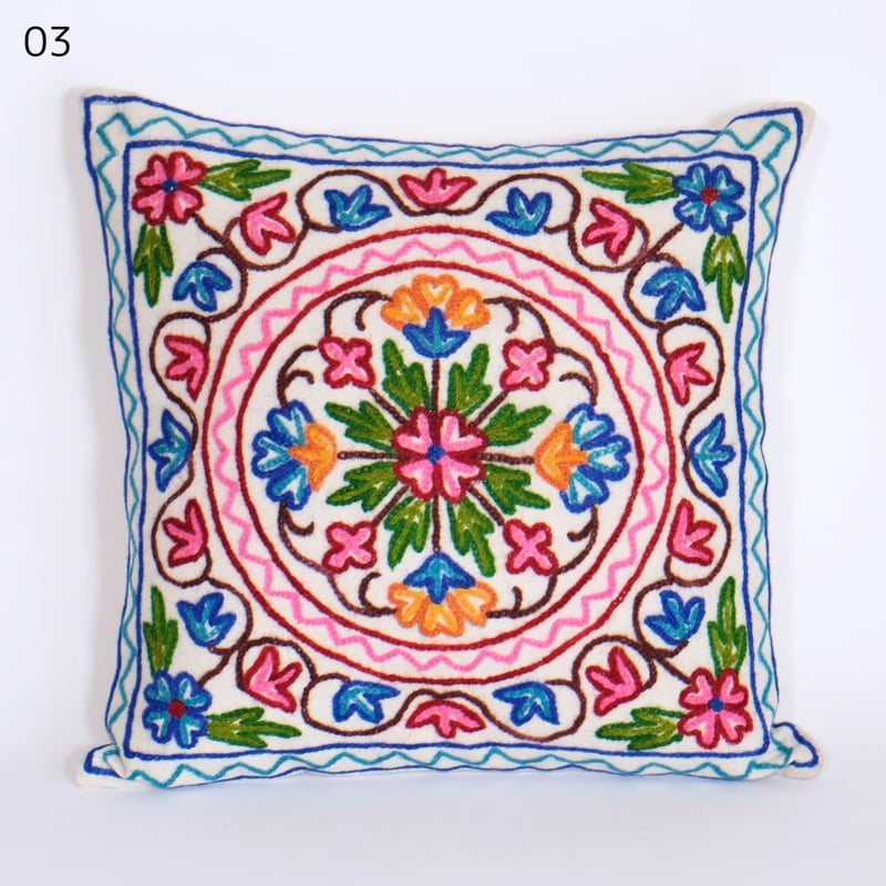 【雑貨屋・仕入れ】花柄クッションカバー（刺繍・ハンドメイド） フラワー刺繍 クッションカバー 正方形 約40x40cm 3種類 | インド雑貨