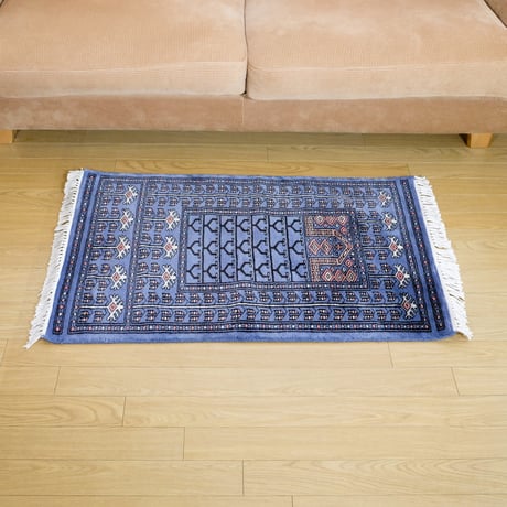インド　手織り絨毯　ウール　＜約60 x 99 ㎝＞　青・トライバル