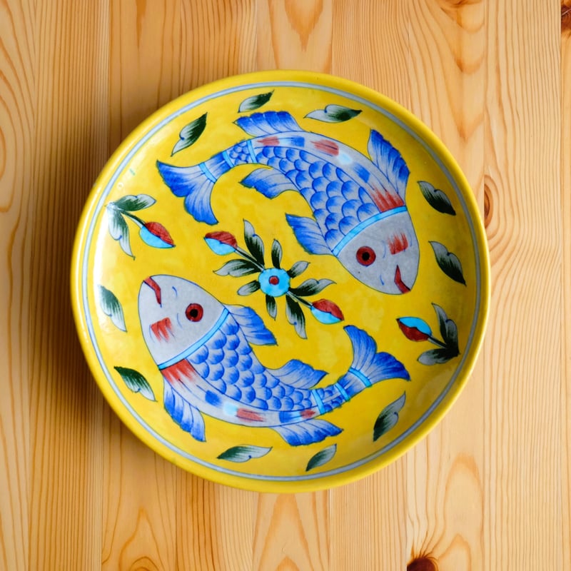 アスティエ&ジョンデリアン魚のイラスト陶器オーバル皿 陶器飾り皿 インド ブルーポタリー 大サイズ 黄色地に魚