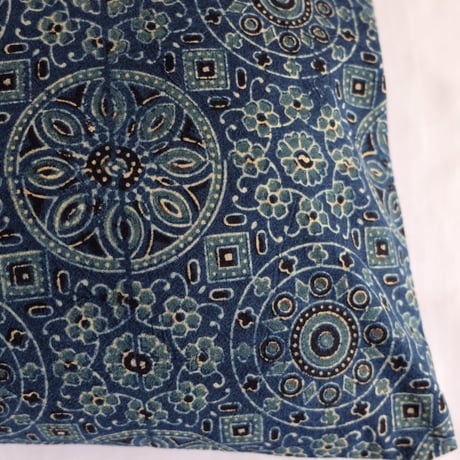 枕カバー　約43×63cm　インド綿　ブロックプリント　アジュラック　ターコイズ×紋章