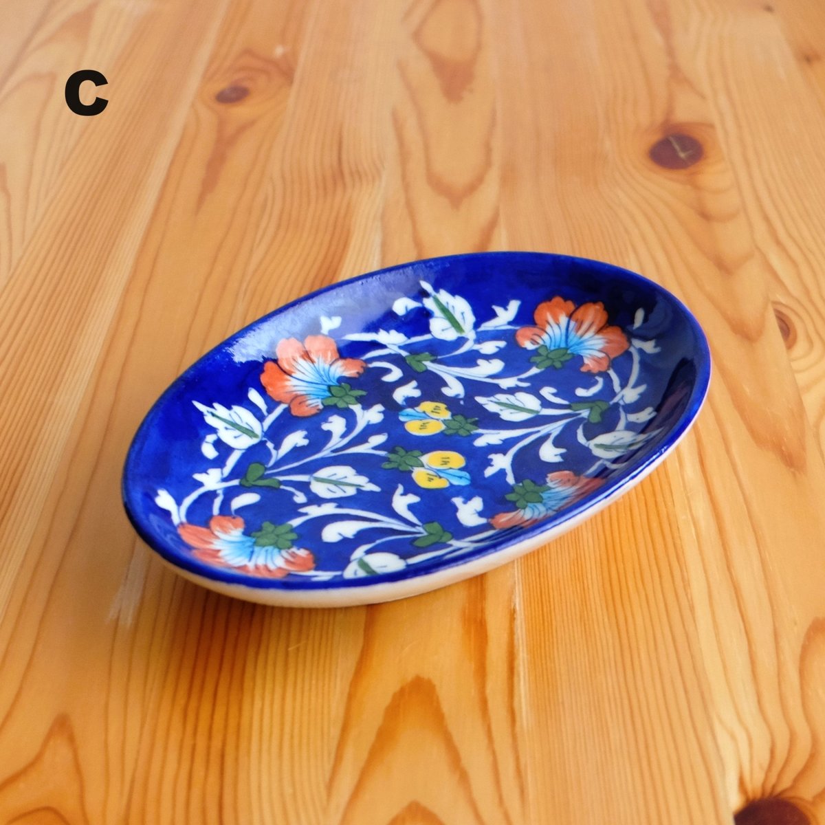 手づくり楕円形陶器皿 模様入り 陶器飾り皿 インド ブルーポタリー 楕円形 | インド雑貨のお店