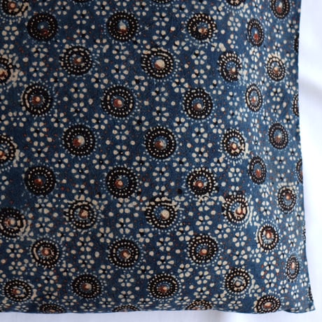 枕カバー　約43×63cm　インド綿　ブロックプリント　アジュラック　インディゴ×小花