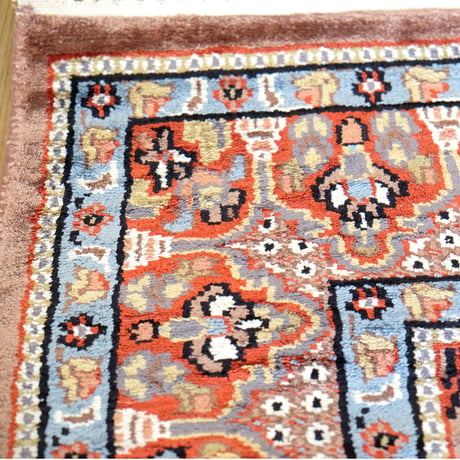 インド　手織り絨毯　シルク　＜約123 x 190 ㎝＞　天井文様