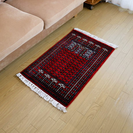 インド　手織り絨毯　ウール　＜約60 x 94.5 ㎝＞　赤・トライバル