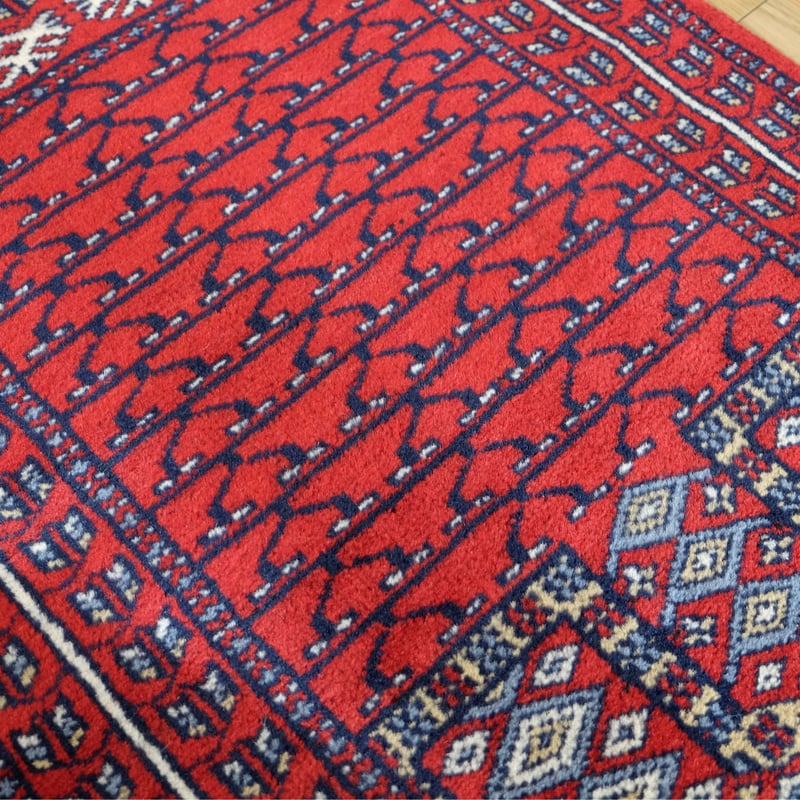 インド 手織り絨毯 ウール ＜約60 x 94.5 ㎝＞ 赤・トライバル