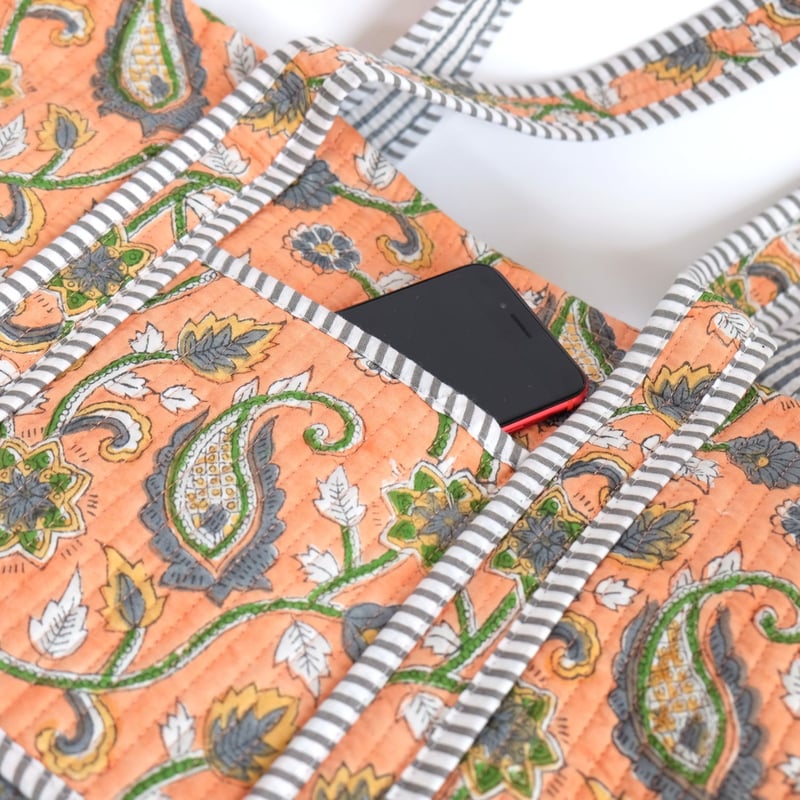 未使用※大判　インド ブロックプリント 中綿入りキルト ソフトオレンジ　カバー 未使用※大判 インド ブロックプリント 中綿入りキルト オレンジ