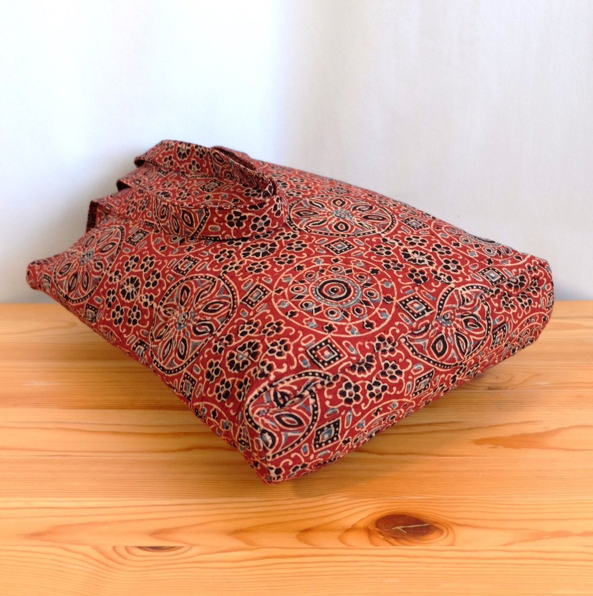 トートバッグ インド綿 ブロックプリント アジュラック レッド×紋章