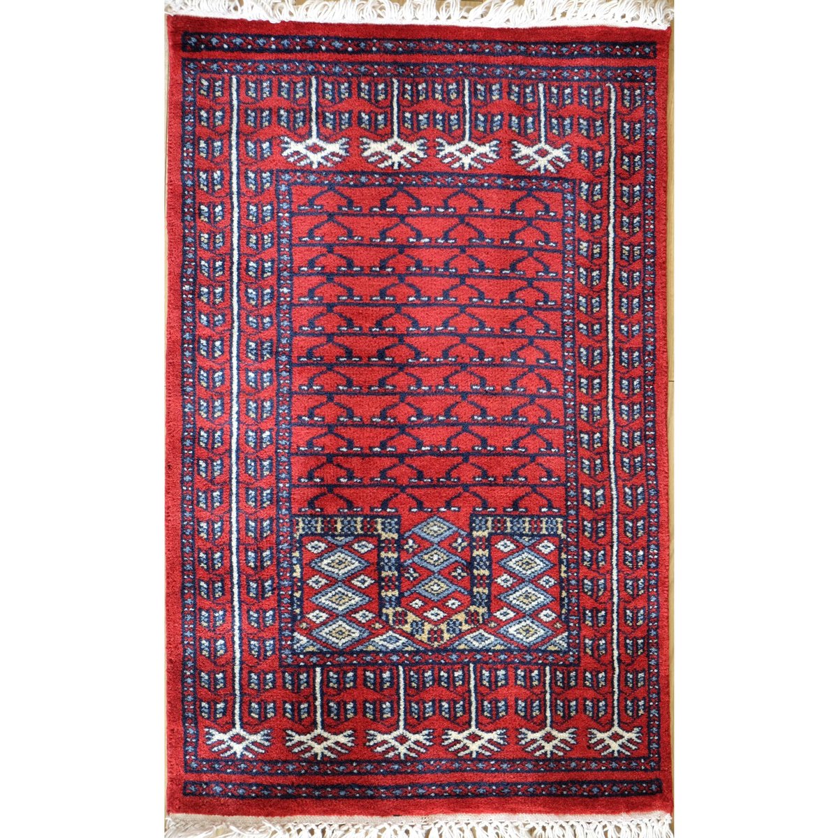 赤いウールラグ 手織り インド 手織り絨毯 ウール ＜約60 x 94.5 ㎝＞ 赤・トライバル