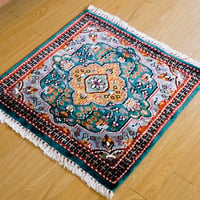 インド　手織り絨毯　シルク　＜約61 x 61 ㎝＞　緑・メダリオン