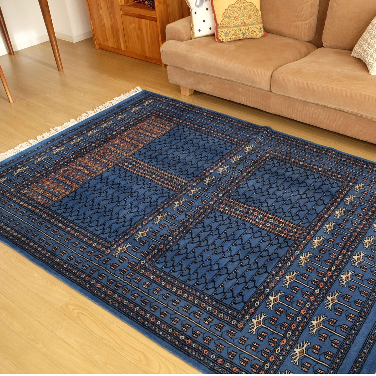 インド 手織り絨毯 ウール ＜約154 x 223 ㎝＞ 青・トライバル