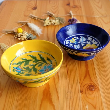 陶器小物入れ　インド　ブルーポタリー　大サイズ　小花柄