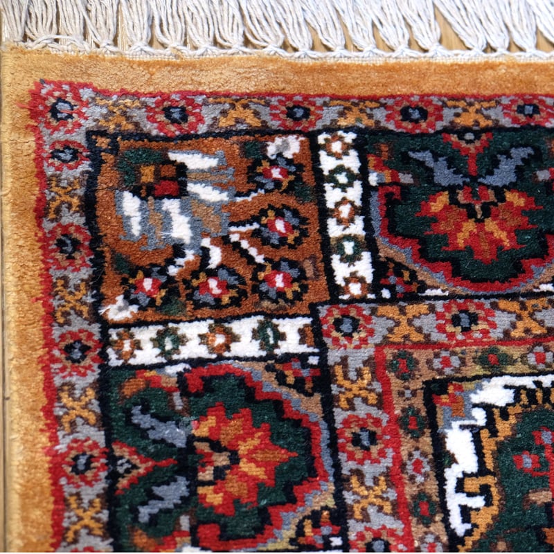 インド 手織り絨毯 シルク <約88 x 156 ㎝> ブラウン インド 手織り絨毯 シルク <約88 x 156 ㎝> ブラウン