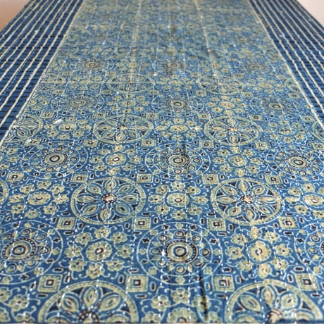 マルチクロス　刺し子　約145×235cm　インド綿　ブロックプリント　アジュラック　ターコイズ×紋章