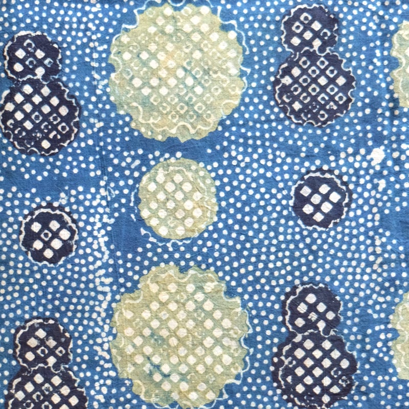 未使用※インド ブロックプリント 中綿入りキルト ターコイズフラワー　ラグ 生地 幅約110cm×1m単位 インド綿 ブロックプリント アジュラック