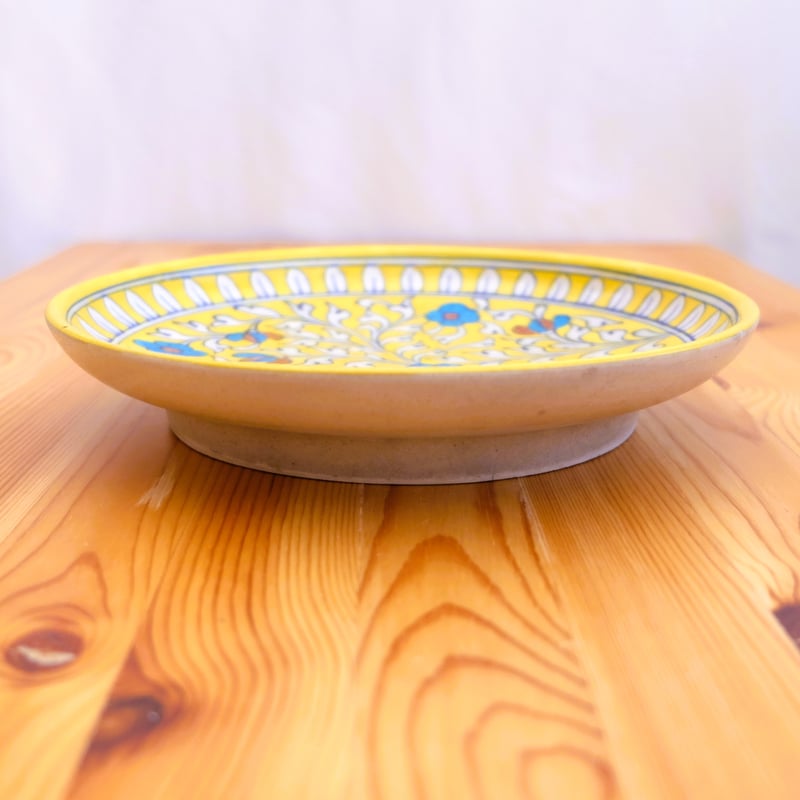 陶器 飾り皿 陶器飾り皿 インド ブルーポタリー 大サイズ 黄色地に水色の小さな花