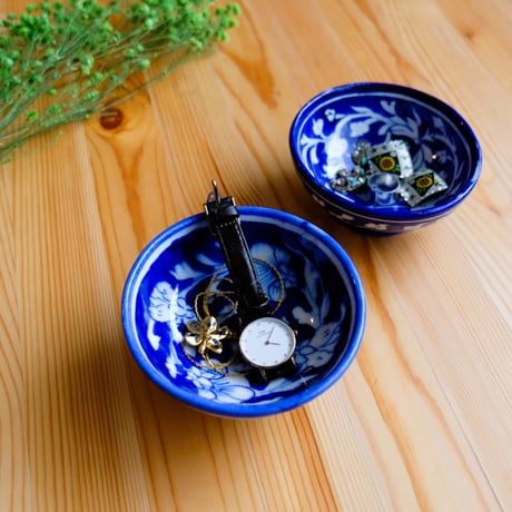 陶器小物入れ　インド　ブルーポタリー　小サイズ　唐草
