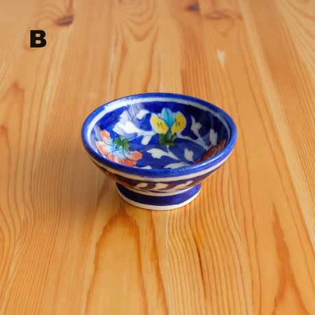 陶器小物入れ　インド　ブルーポタリー　小サイズ　花柄