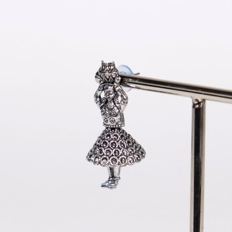 インドの踊り子ピアス　イヤリング　シルバー　アクセサリー　8種類