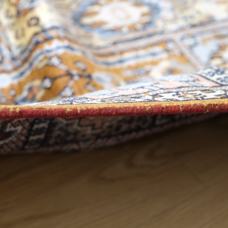 インド　手織り絨毯　シルク　＜約146 x 231 ㎝＞　ブラウン・ガーデン