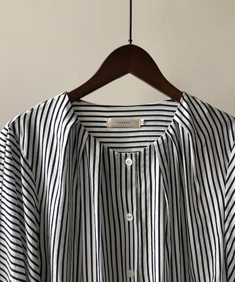 round neck striped blouse　　IR1482
