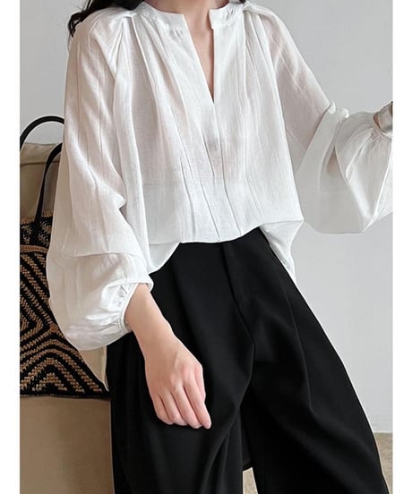 Tuck design volume sleeve blouse /2color　　IR1631