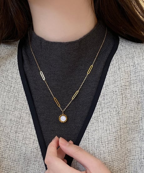 reversible roman numeral necklace　IR1560