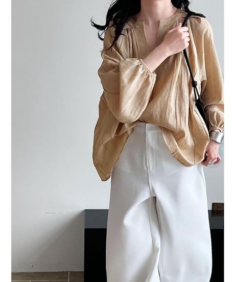 Tuck design volume sleeve blouse /2color　　IR1631