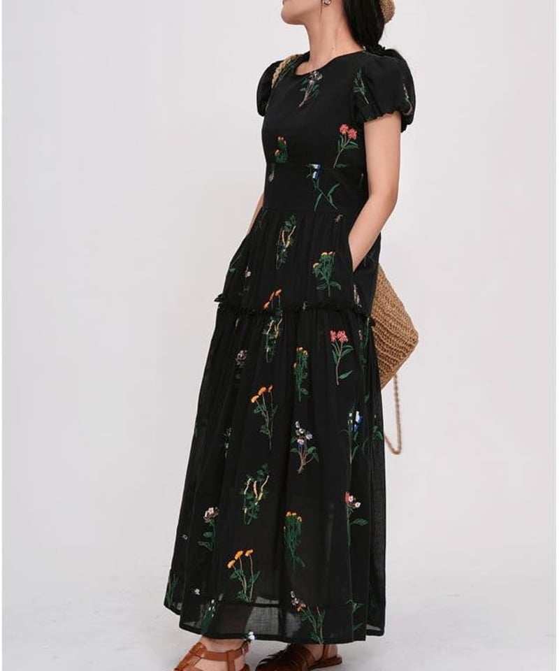 ワンピース Spiral frill flower long onepiece Smocked Ruffle-trim One-piece In Ditsy Floral Print For
