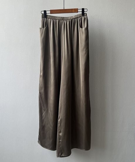 semi glossy wide pants　　IR1441