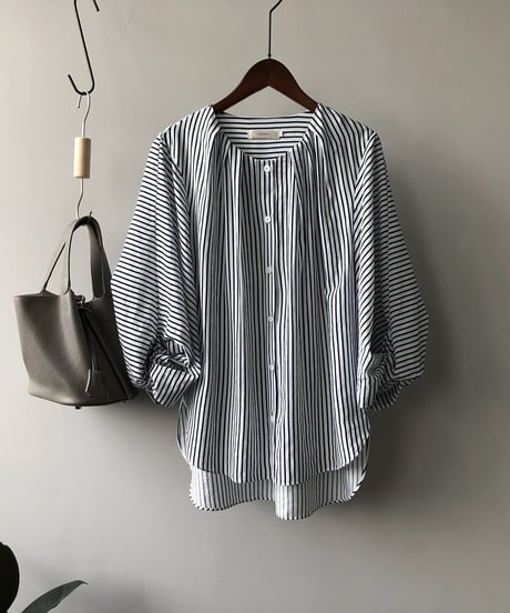 round neck striped blouse　　IR1482