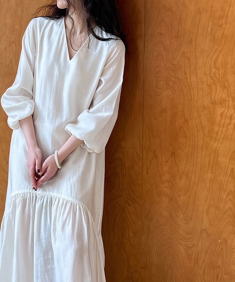 v-neck hem flare onepiece /2color　　IR1591