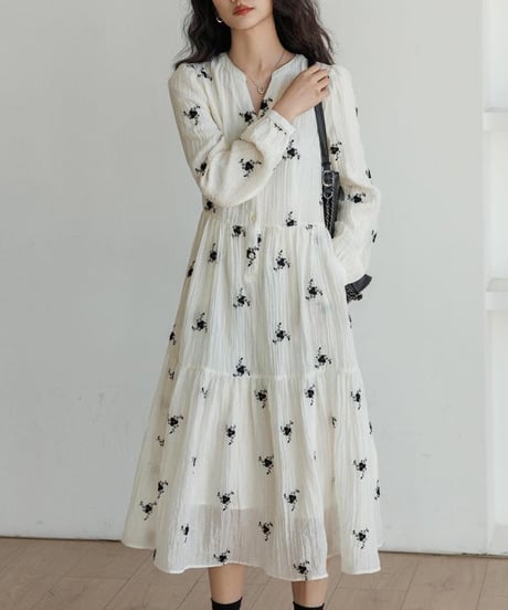 floral embroidery one piece　　IR1622